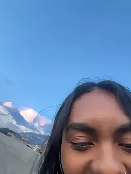 GiorgiaLuxee online show from 9, 11, 2025