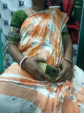 Snapshot of desi_boudi87 chatting on 14, 9, 2025 desi boudi87 online show from 14, 9, 2025