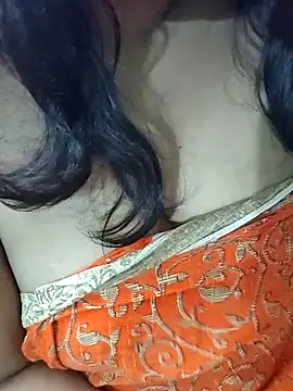 Snapshot of desi_boudi87 chatting on 16, 9, 2025 desi boudi87 online show from 16, 9, 2025