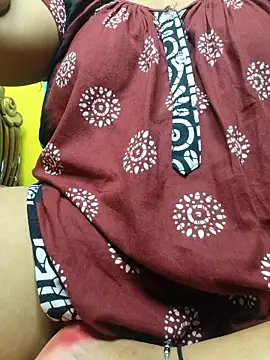 Snapshot of desi_boudi87 chatting on 19, 9, 2025 desi boudi87 online show from 19, 9, 2025