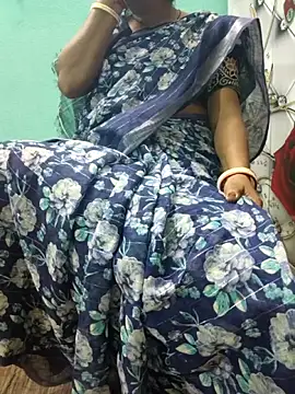 Snapshot of desi_boudi87 chatting on 27, 9, 2025 desi boudi87 online show from 27, 9, 2025