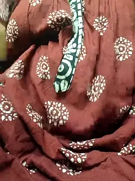 Snapshot of desi_boudi87 chatting on 5, 10, 2025 desi boudi87 online show from 5, 10, 2025