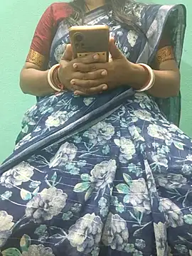 Snapshot of desi_boudi87 chatting on 6, 10, 2025 desi boudi87 online show from 6, 10, 2025