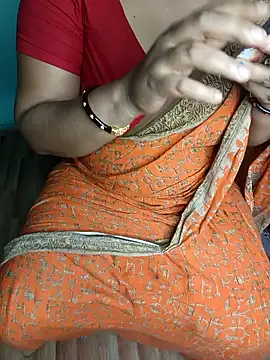 Snapshot of desi_boudi87 chatting on 15, 10, 2025 desi boudi87 online show from 15, 10, 2025