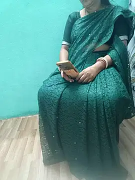 Snapshot of desi_boudi87 chatting on 20, 10, 2025 desi boudi87 online show from 20, 10, 2025