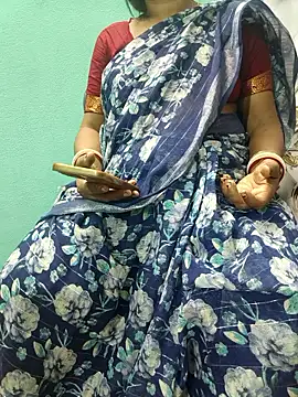 Snapshot of desi_boudi87 chatting on 1, 11, 2025 desi boudi87 online show from 1, 11, 2025