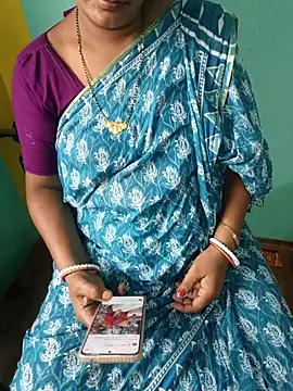 Snapshot of desi_boudi87 chatting on 23, 5, 2026 desi boudi87 online show from 23, 5, 2026