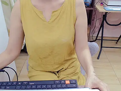 Snapshot of Funnygirl_9x chatting on 14, 5, 2026 Funnygirl 9x online show from 14, 5, 2026