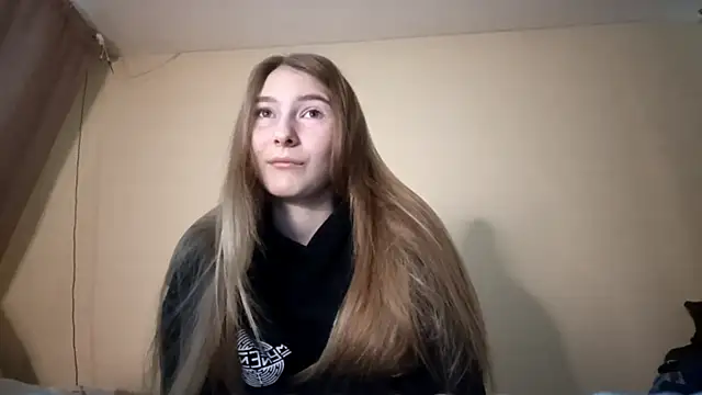 Nymera flare online show from 17, 12, 2025