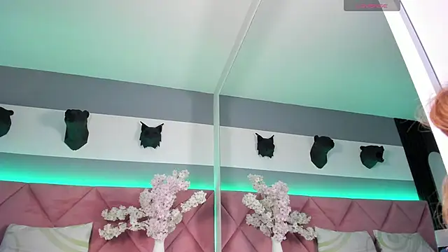 Val Oconner online show from 26, 11, 2025