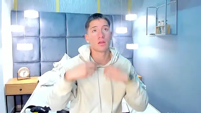 Snapshot of HunterHeat_ chatting on 19, 9, 2025 HunterHeat online show from 19, 9, 2025