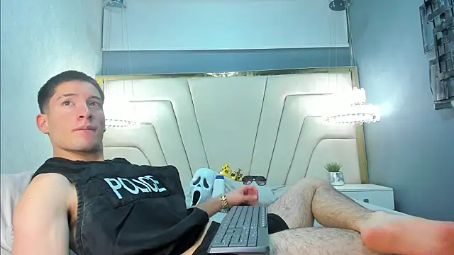 Snapshot of HunterHeat_ chatting on 21, 9, 2025 HunterHeat online show from 21, 9, 2025