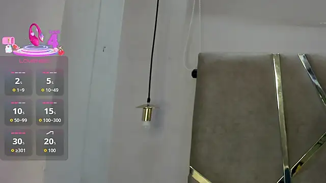 Snapshot of HunterHeat_ chatting on 12, 10, 2025 HunterHeat online show from 12, 10, 2025