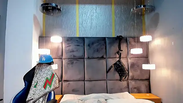 HunterHeat  online show from 13, 3, 2026