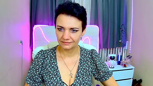 AvaSaturnian online show from 14, 9, 2025