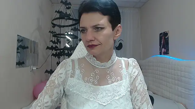 AvaSaturnian online show from 16, 10, 2025