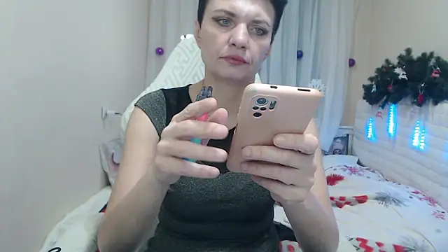 AvaSaturnian online show from 14, 12, 2025