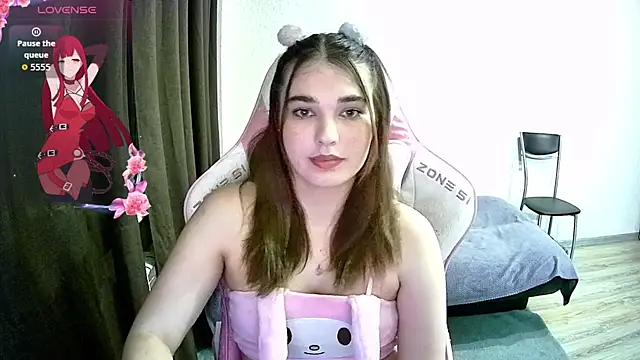 Snapshot of Kris_Moss chatting on 21, 11, 2025 Kris Moss online show from 21, 11, 2025