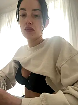 Snapshot of Remirosee chatting on 27, 11, 2025 Remirosee online show from 27, 11, 2025