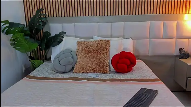 Snapshot of Roseaurora chatting on 27, 2, 2026 Roseaurora online show from 27, 2, 2026