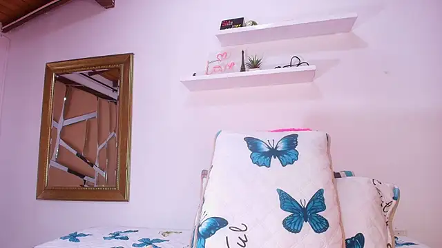 Snapshot of sweegirl69 chatting on 12, 9, 2025 sweegirl69 online show from 12, 9, 2025