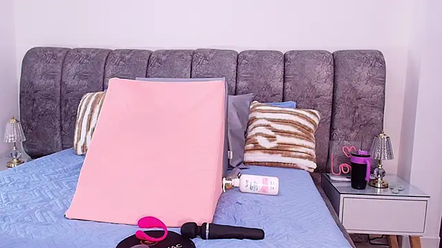 Snapshot of sweegirl69 chatting on 23, 11, 2025 sweegirl69 online show from 23, 11, 2025