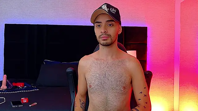 Snapshot of HairyDiamond_ chatting on 23, 9, 2025 HairyDiamond online show from 23, 9, 2025