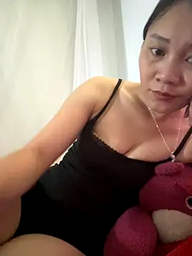 Almond-cute online show from 15, 9, 2025