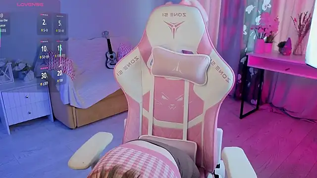 Snapshot of Sweetie_Hope chatting on 1, 10, 2025 Sweetie Hope online show from 1, 10, 2025