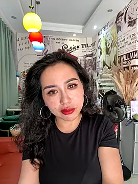 Snapshot of Susu-Asia chatting on 21, 9, 2025 Susu-Asia online show from 21, 9, 2025