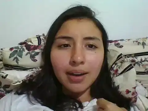 Snapshot of _Romilly_ chatting on 12, 10, 2025 Romilly online show from 12, 10, 2025