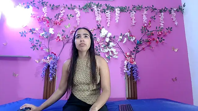 skinnysofia18 online show from 17, 5, 2026