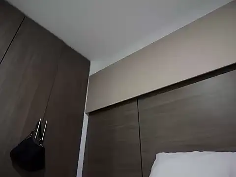 Liiz 01 online show from 13, 10, 2025