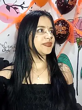 ValerieLove  online show from 28, 10, 2025