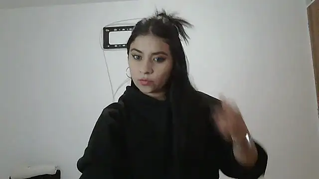 ValerieLove  online show from 4, 12, 2025