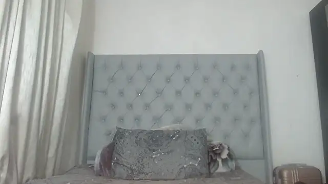 Snapshot of BeautyQueenX22 chatting on 18, 6, 2026 BeautyQueenX22 online show from 18, 6, 2026