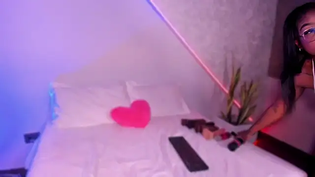 Kishalove  online show from 25, 11, 2025