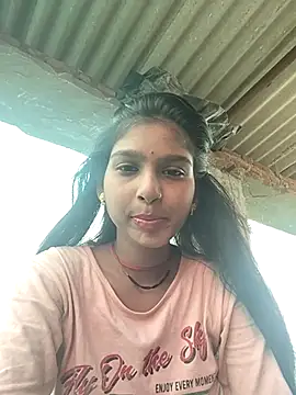 Snapshot of Yatiksha_Beby chatting on 12, 9, 2025 Yatiksha Beby online show from 12, 9, 2025