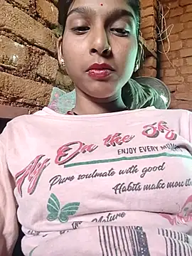 Snapshot of Yatiksha_Beby chatting on 8, 10, 2025 Yatiksha Beby online show from 8, 10, 2025