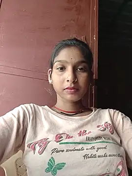 Snapshot of Yatiksha_Beby chatting on 14, 10, 2025 Yatiksha Beby online show from 14, 10, 2025