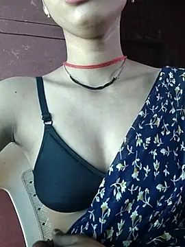 Snapshot of Yatiksha_Beby chatting on 5, 11, 2025 Yatiksha Beby online show from 5, 11, 2025