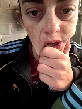 Snapshot of Almendrasexy chatting on 22, 10, 2025 Almendrasexy online show from 22, 10, 2025