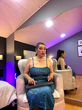 Samantha Milf   online show from 9, 11, 2025