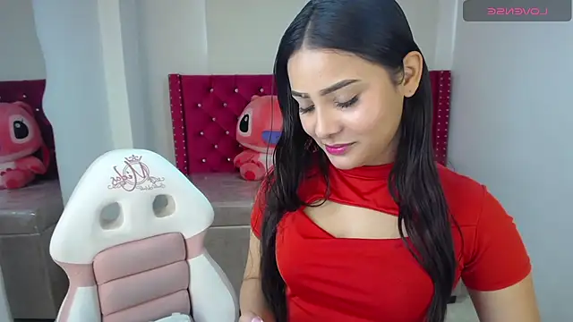 Snapshot of Ariannaa_m chatting on 11, 11, 2025 Ariannaa m online show from 11, 11, 2025