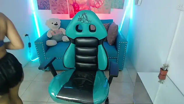 Snapshot of Ariannaa_m chatting on 19, 11, 2025 Ariannaa m online show from 19, 11, 2025