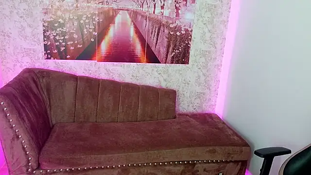 Snapshot of Ariannaa_m chatting on 28, 11, 2025 Ariannaa m online show from 28, 11, 2025