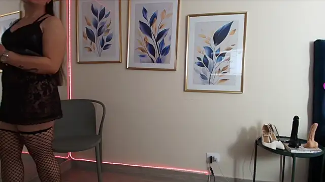 Snapshot of TiffanyStorms_LS chatting on 20, 9, 2025 TiffanyStorms LS online show from 20, 9, 2025