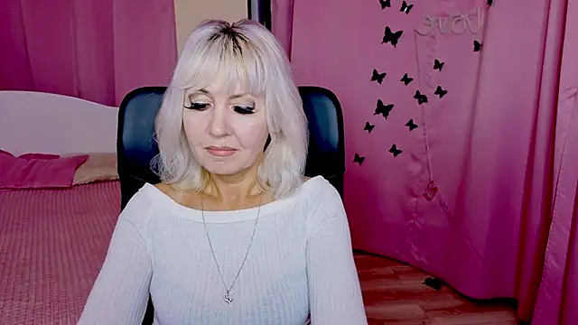 Snapshot of MissVall chatting on 14, 10, 2025 MissVall online show from 14, 10, 2025