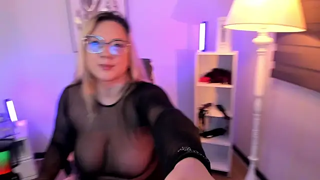 hollie joliie online show from 1, 4, 2026