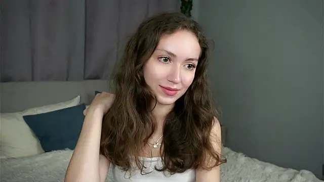 ZeniaBolich online show from 21, 9, 2025